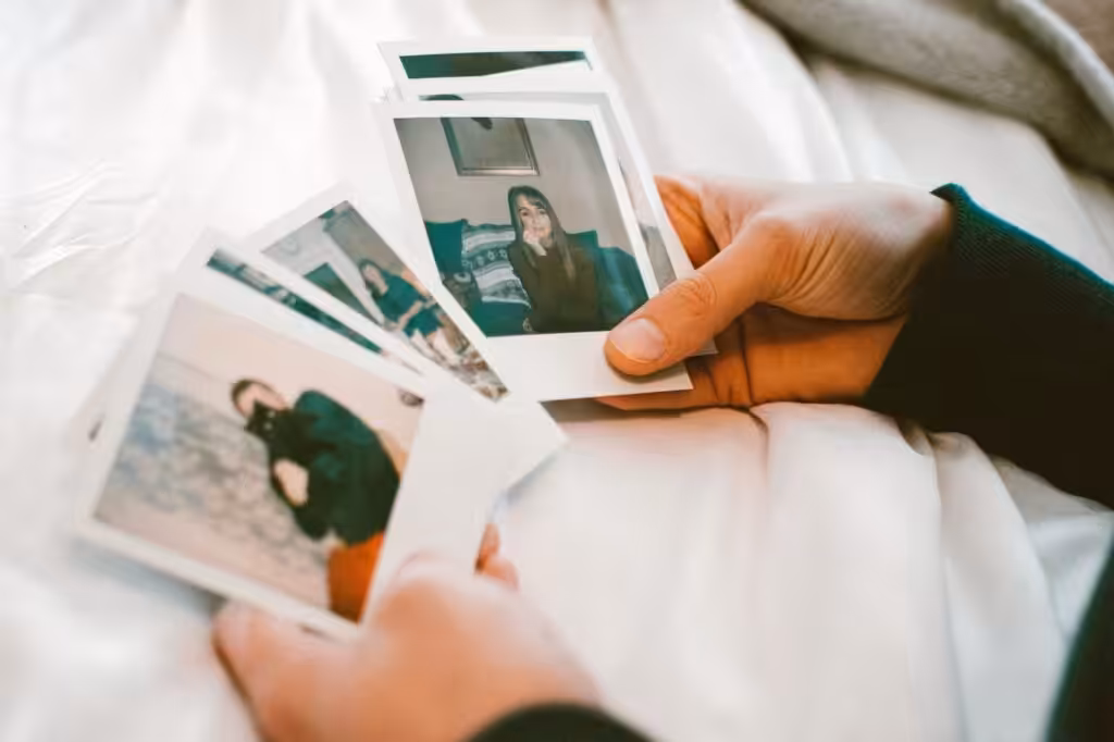 Dediche emozionanti per un fotolibro di laurea: idee da non dimenticare
