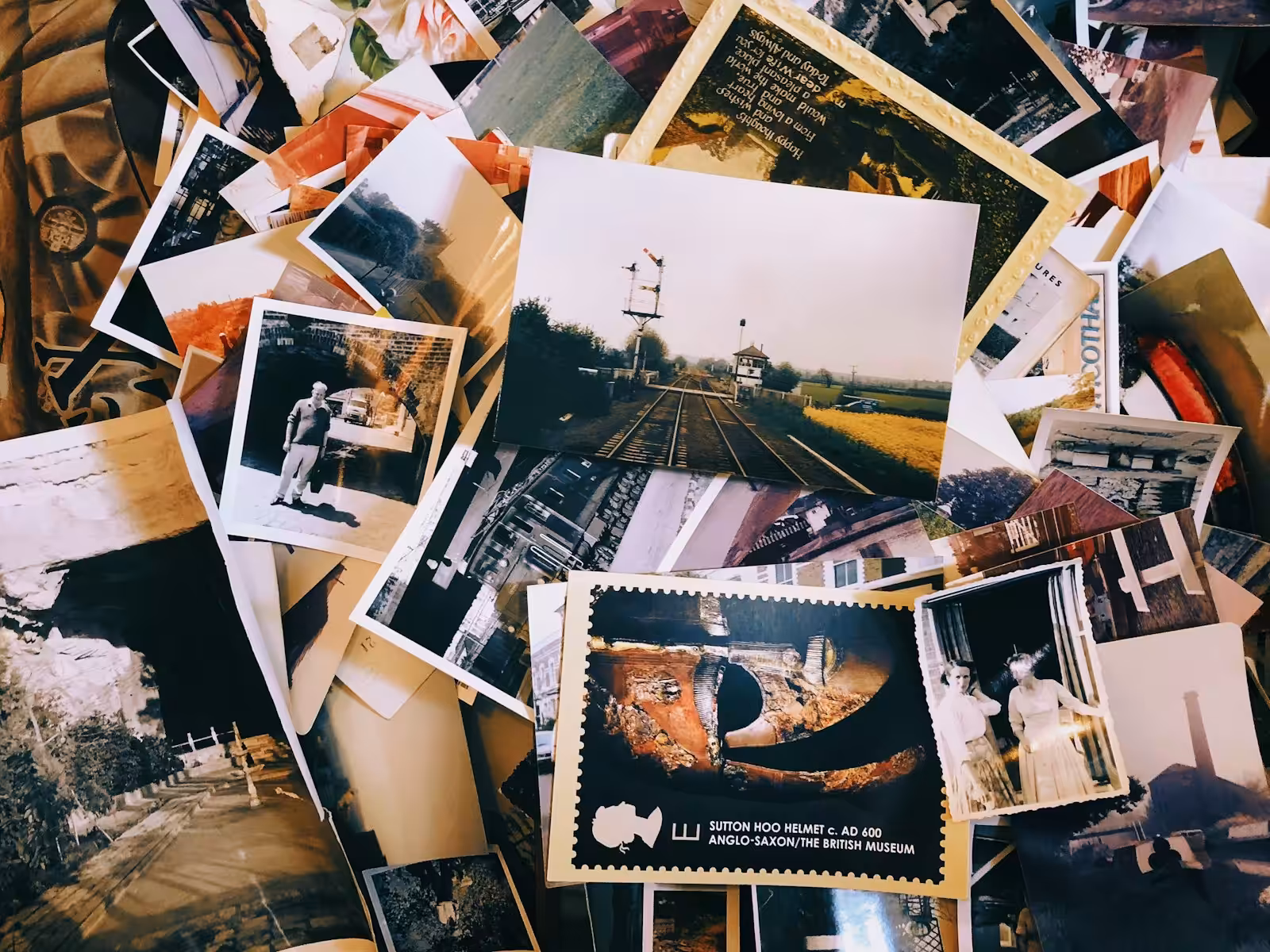 Vecchie foto di famiglia per creare un collage fotografico